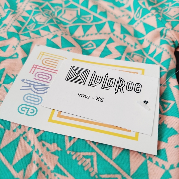 NWT LulaRoe Irma Aztec Geometric Tunic Top Short Sleeve XS - Picture 5 of 8